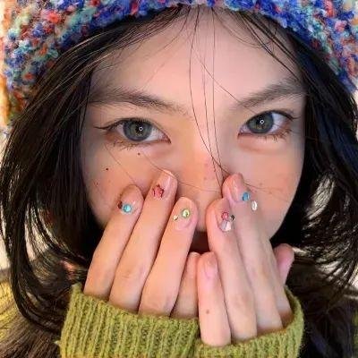 罗炜茜